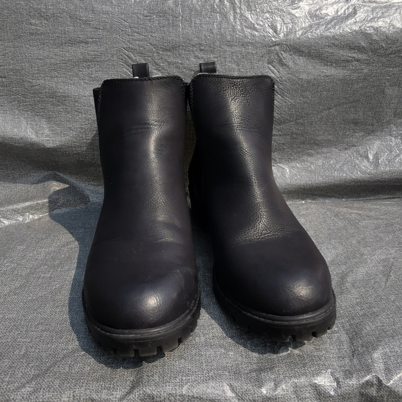 DLG black slip on boots US size 10 elastics side black outer white inside - Picture 3 of 11